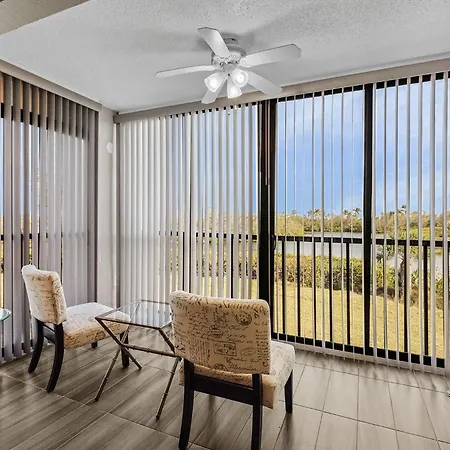 Charming Beachfront 2Br/2Ba Condo W/ Balcony